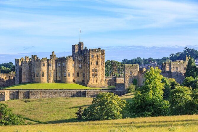 1 Day Alnwick Castle, Holy Island & Scottish Borders - Quick hits before you go