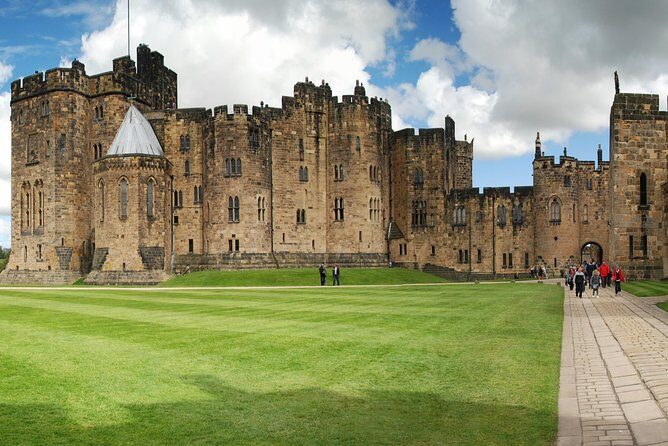 1 Day Alnwick Castle, Holy Island & Scottish Borders - From Edinburgh to the Scottish Borders: why the ride matters
