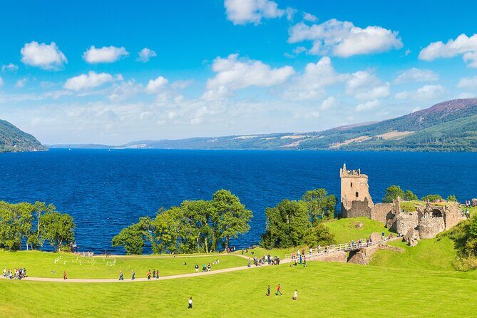 2-Day Private Loch Ness Tour - in Luxury Mercedes Minivan - Day 1: Kelpies, Stirling, and the long road toward Loch Ness