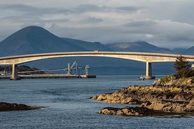 3-Day Isle of Skye Inverness Highlands and Glenfinnan Viaduct Tour from Edinburgh - What makes the tour work: the driver-guide stories and group energy