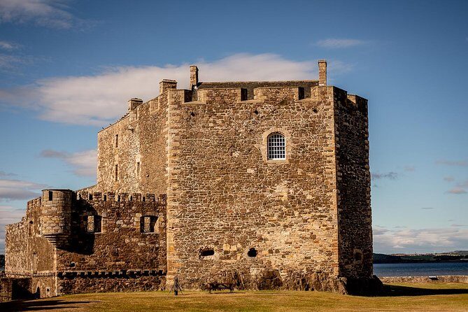 4-Day Outlander Trail Tour from Edinburgh Including Admissions - Riding comfortably in a 16-seat coach (and why it affects your day)