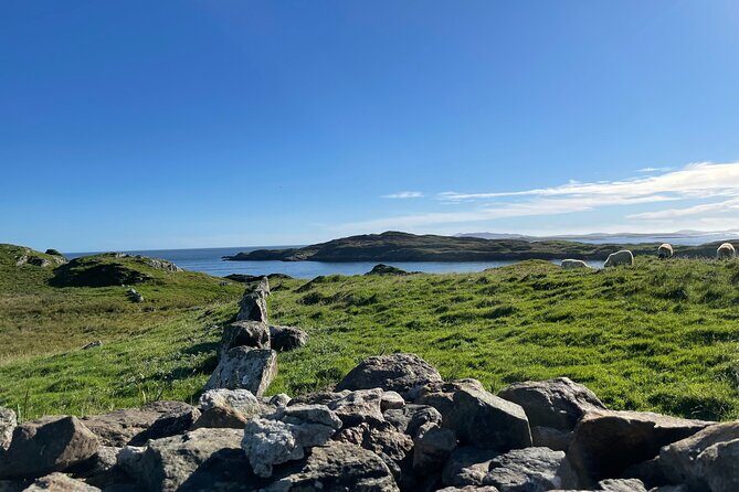 5-Day Hebrides and Highlands Tour from Edinburgh - Transportation Pace: On-Off Stops, Ferries, and How the Day Feels