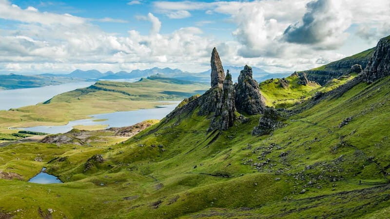 5-Day Tour to Isle of Skye, Oban, St Andrews and Highlands - Starting in Edinburgh: Loch Lomond, Inveraray, and the ancient Dunadd site
