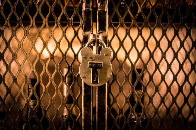 90min Underground Whisky Tasting in Edinburgh's Old Town - Arriving at John’s Coffee House and Tavern: Your First Beat of the Evening