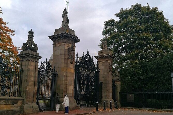 A History of Witchcraft in Edinburgh: A Self-Guided Audio Tour - Why This Witchcraft Audio Walk Works on the Royal Mile