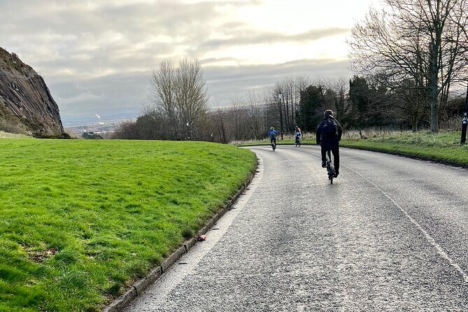 'A wee pedal's' E-bike tour of Arthur's Seat and beyond - Getting to Bridgend Farmhouse Cafe and starting smoothly
