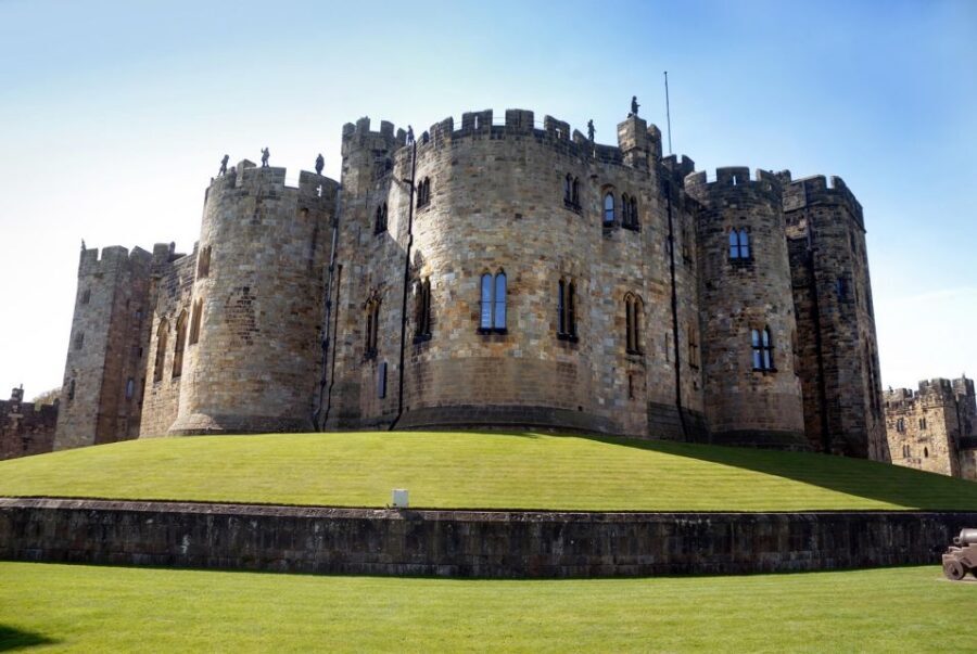Alnwick Castle and Scottish Borders Tour from Edinburgh - Alnwick Castle: Hogwarts sets and Downton Abbey details