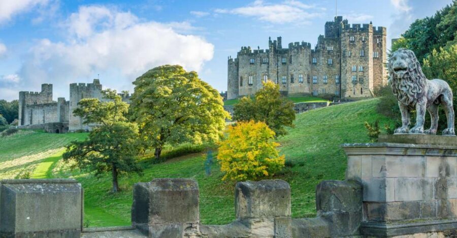 Alnwick Castle, Northumberland & Scottish Borders 1-Day Tour - Border Reivers stories on the drive: why the road time matters