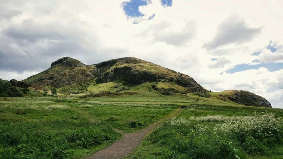 Arthur's Seat Hike: Sunset, Sunrise, Daytime - Old Town and Edinburgh Castle Views on the Way Up