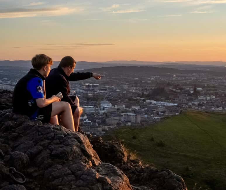 Arthur's Seat Hike: Sunset, Sunrise, Daytime - What to Bring (and What Not to Forget)