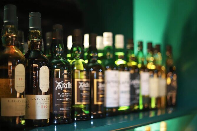 Cellar Of Scotland Walking Tour, taste Edinburgh's finest drinks - Old Town Tasting Stops: Gin and Your Choice of Whisky