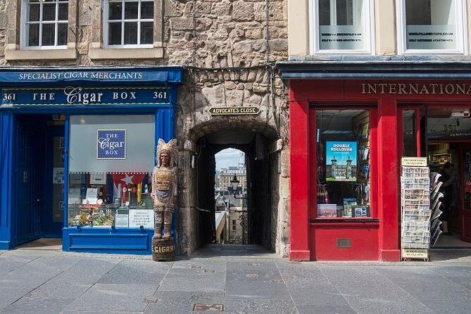 Curious Tales of the Royal Mile - Private Walking Tour - Advocate’s Close: Lame Would-Be Authors and Mischievous Little Girls