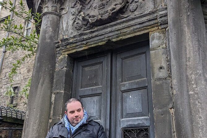 Dark History and Ghost Tour of Edinburgh - Walking route: how the 6 stops keep the story moving