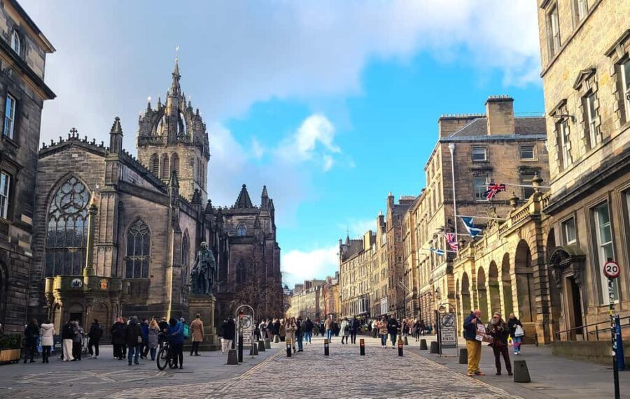 Edimbourg : Visite guidée privée en français avec Clémentine - Key Things That Make This Tour Worth It