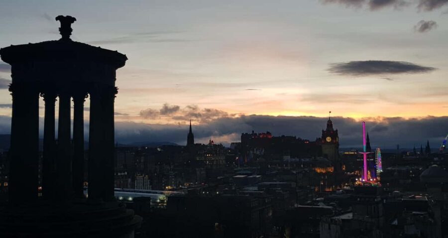 Edimbourg : Visite guidée privée en français avec Clémentine - Seeing the New Town From Above: Getting Two Cities in One