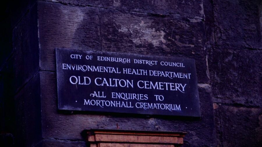 Edinburgh: 2-Hour Ghost Tour in Spanish - Price and value: what $20 buys you (and what it doesn’t)