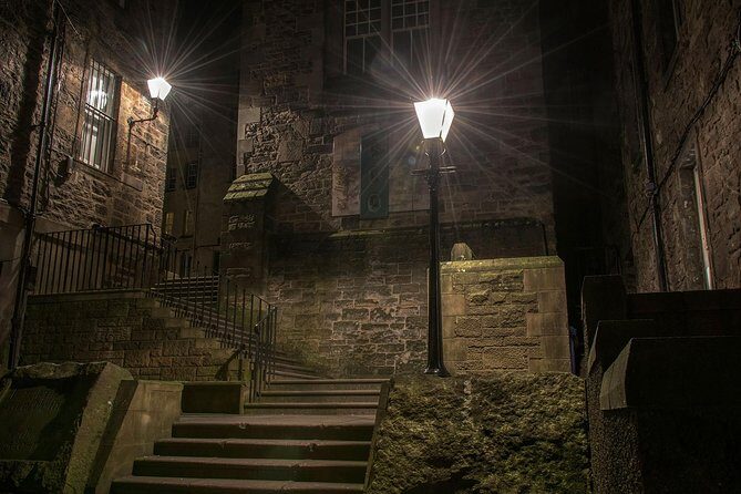 Edinburgh 2 Hour Nighttime Ghost Tour Italian Tour Guide - Greyfriars Cemetery: The Spooky Magnet (and a Note on Variations)