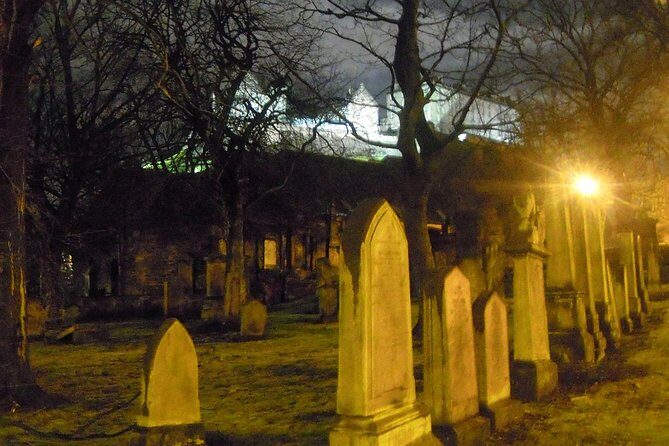 Edinburgh 2 Hour Nighttime Ghost Tour Italian Tour Guide - Edinburgh Castle’s Ghost Story: Included Legend, Not Included Admission