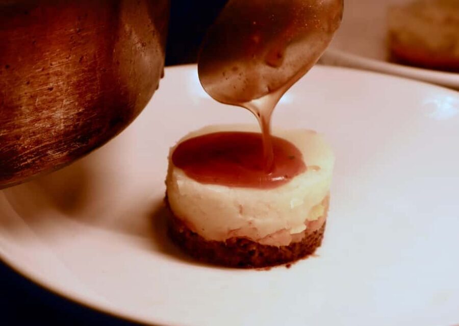 Edinburgh: 3-Hour Guided Secret Food Tour - Meeting at St Giles Cathedral: how the tour actually starts