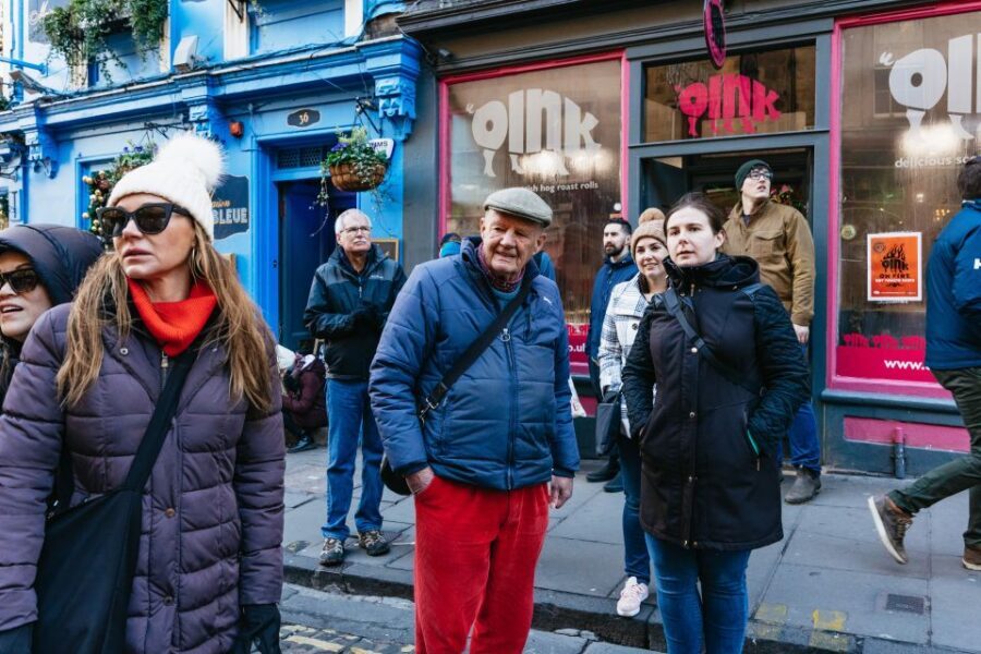 Edinburgh: 3-Hour Guided Walking Tour - Deacon Brodie’s Tavern and Brodie’s Close: coffee, tea, and character