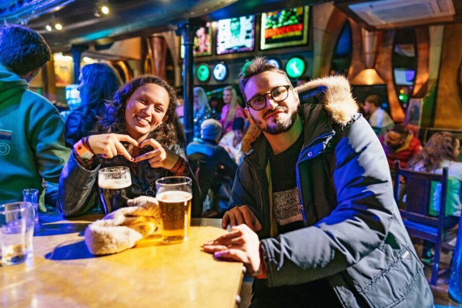 Edinburgh: 7 Bar Pub Crawl with 7 Shots & Discounts - Entering Edinburgh Nightlife Through 7 Stops, Not One Bar