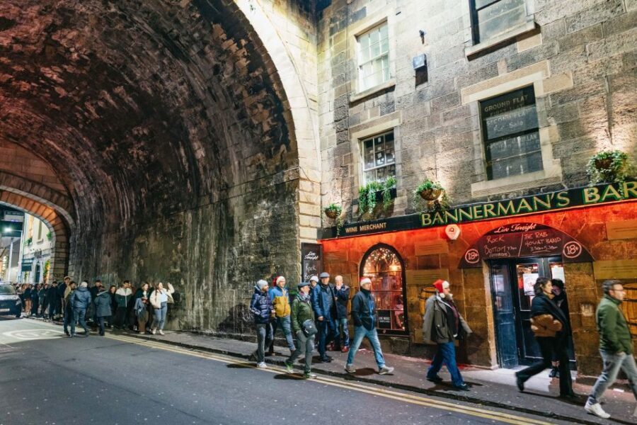 Edinburgh: 7 Bar Pub Crawl with 7 Shots & Discounts - The Free Shot Deal: How It Works and Where It Can Get Messy