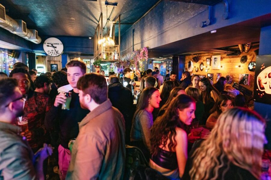 Edinburgh: 7 Bar Pub Crawl with 7 Shots & Discounts - Skip-The-Line and VIP Entry: Why Those Queues Hurt