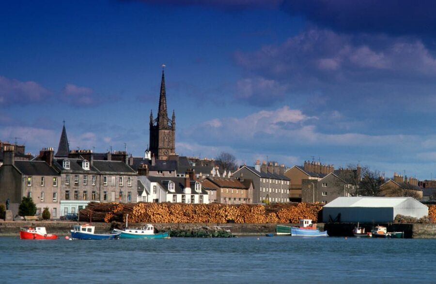 Edinburgh: Aberdeenshire, Balmoral Castle & Northeast Coast - Aberdeen’s Granite City Evening: Your Own Time to Explore