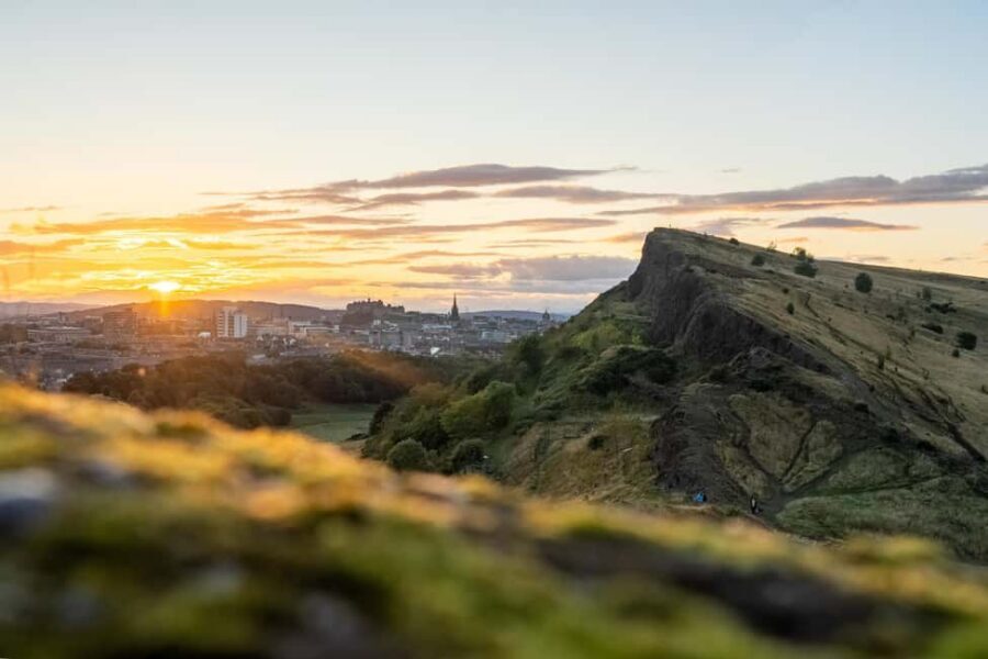 Edinburgh: Arthur's Seat Hike with Mountain Guide - Why Arthur’s Seat feels like the Scottish Highlands in miniature