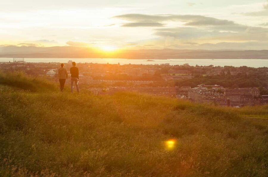 Edinburgh: Arthur's Seat Hike with Mountain Guide - Starting at the King’s Gallery: where the hike actually begins