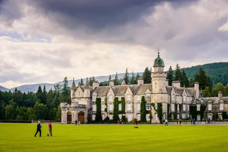 Edinburgh: Balmoral Castle and Scone Palace Royal Tour - Leaving Edinburgh: the drive starts telling stories