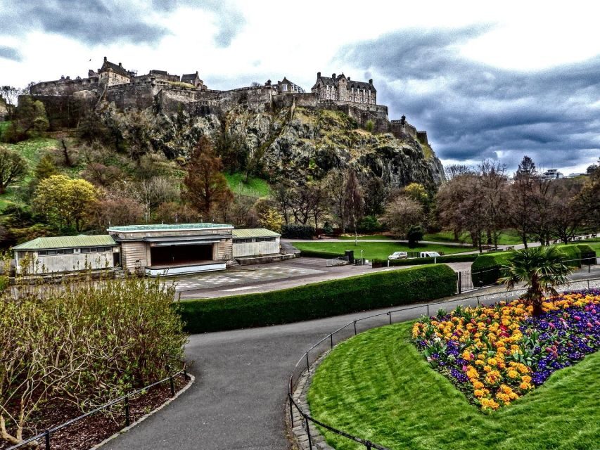 Edinburgh Castle: Guided Tour with Tickets Included - The 1.5-hour guided walk: battles, royals, and rebels—without the boring parts