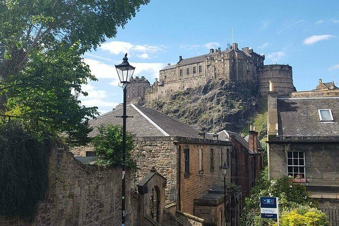 Edinburgh Castle Guided Walking Tour in English - Edinburgh Castle Grounds Tour: Dungeons, Crown Jewels, and the Things to Notice