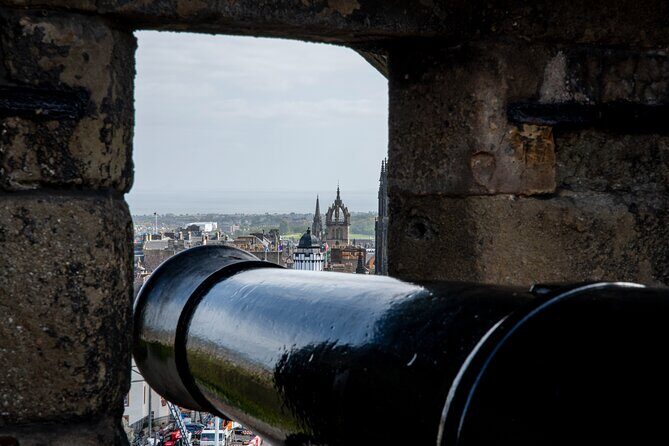 Edinburgh Castle: Guided Walking Tour with Entry Ticket - What’s covered during the guided walk vs. what you do afterward