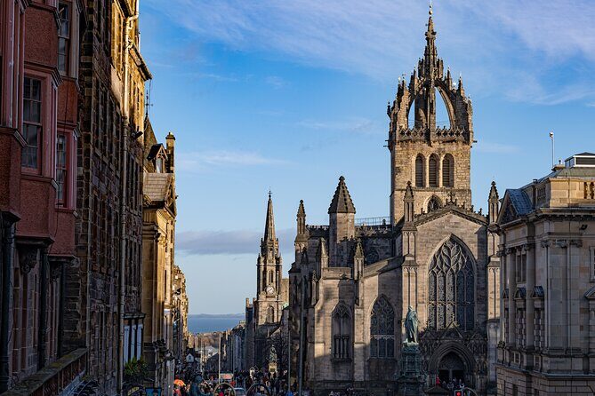 Edinburgh Castle: Guided Walking Tour with Entry Ticket - Who this tour suits best (and who should skip it)