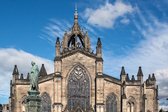 Edinburgh Castle & Old Town Small Group Guided Tour - Why this 3-hour Edinburgh route works