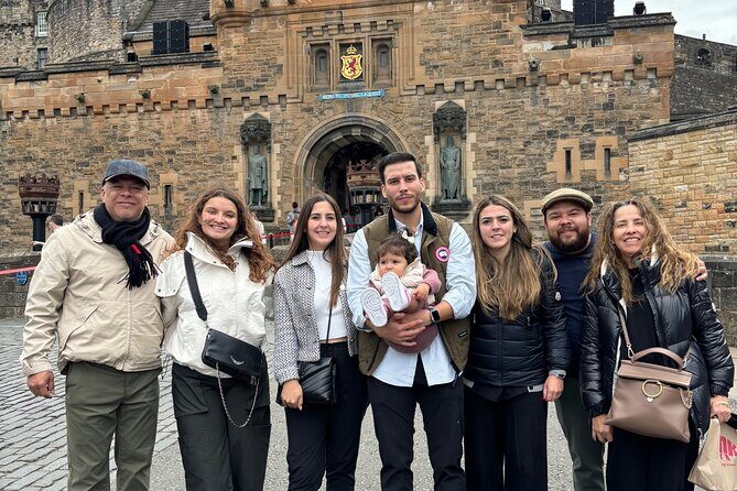 Edinburgh Castle & Royal Mile Walking Tour - Ticket Included - Victoria Street to Grassmarket: postcard views then a darker edge