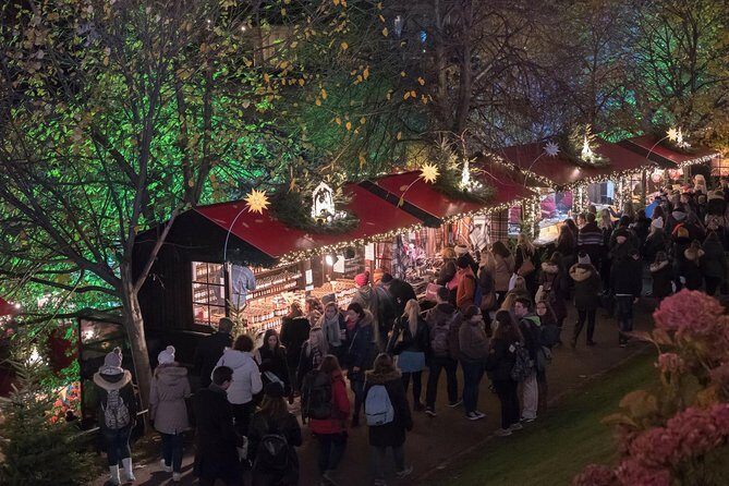Edinburgh Christmas Tour, Highlights & Hidden Gems with a Local - Princes Street Gardens: Winter Wonder Views and Skating Energy