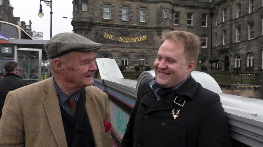 Edinburgh: City Highlights Private Guided Walking Tour - Crossing Over Into the New Town: The Shift You Can Feel