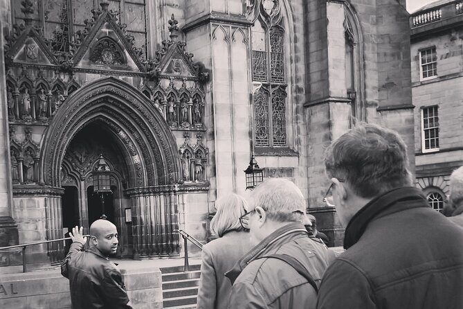 Edinburgh City Walking Tour, Discover Old Town, Royal Mile with a Local Expert! - Who should book this walking tour of Edinburgh Old Town?