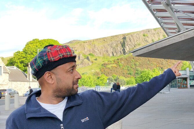Edinburgh City Walking Tour, Discover Old Town, Royal Mile with a Local Expert! - What you’ll see on the Royal Mile: UNESCO Old Town and street levels you can track