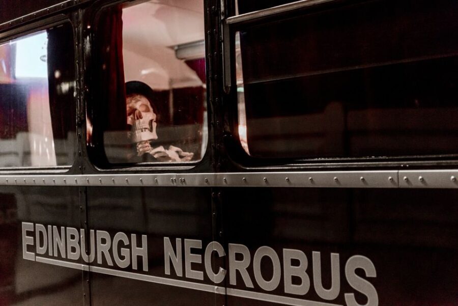 Edinburgh: Comedy Horror Ghost Bus Tour - Meeting at George IV Bridge: don’t be late