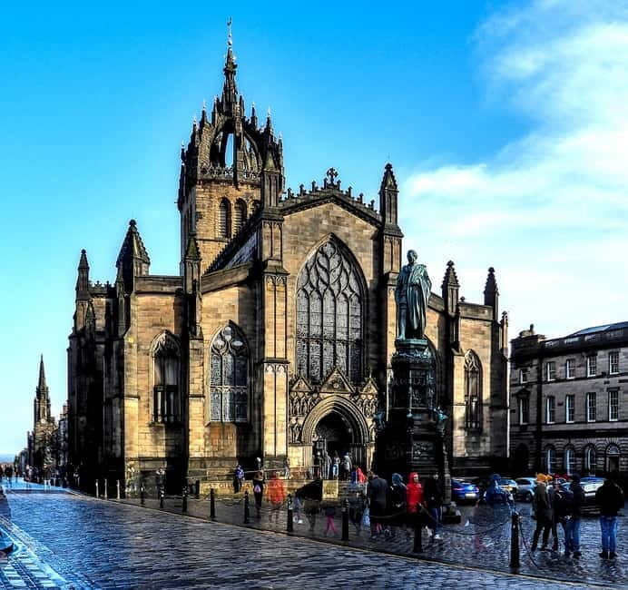 Edinburgh: Dark History Royal Mile Walking Tour - Old Town Stops: Hidden Corners and Lesser-Known Landmarks