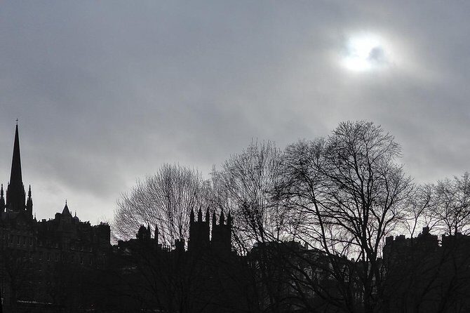 Edinburgh - Dark History - John Knox House Museum: 16th-Century Architecture Between Grim Stops