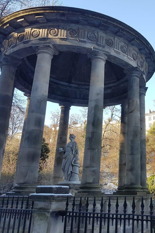 Edinburgh: Dean Village and Circus Lane Walking Tour - Key reasons this walk works so well