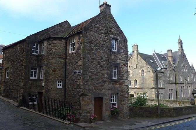 Edinburgh: Dean Village Circus Lane Walking Tour with a Local - Dean Village and Circus Lane: Why this route works