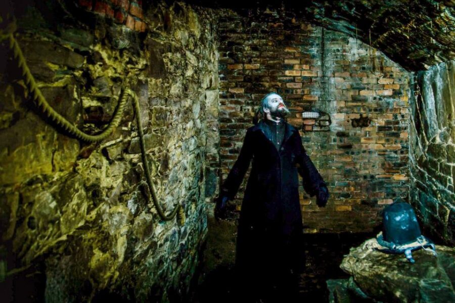 Edinburgh: Evening Underground Ghost Tour - The 30-minute Royal Mile walk and why it works