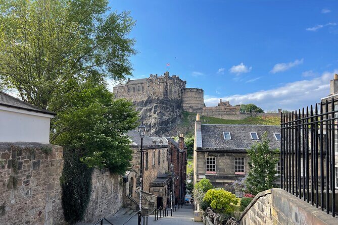 Edinburgh Experience By Car - How the private car format helps you see more of Edinburgh