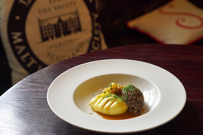 Edinburgh Food & Drink Tour with EatWalk Tours - New Town finale: a different Edinburgh through the same lens
