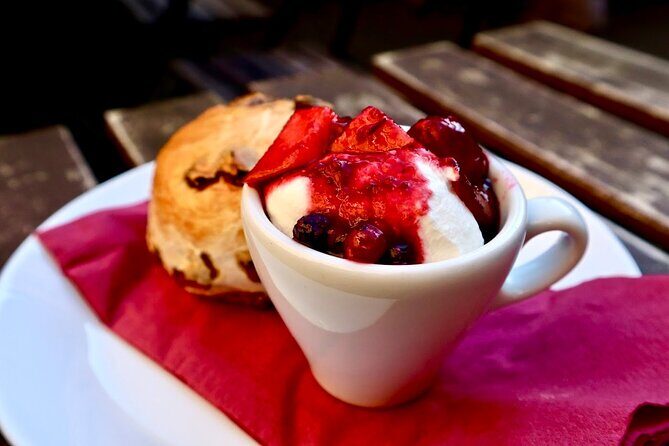 Edinburgh Food Tour with Scotch, Haggis, a Secret Dish & More - Arthur’s Seat and Holyrood Park: Extinct Volcano Views, Then Food-Science Thinking